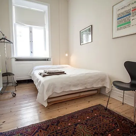 Luxurious City Center Apartment *